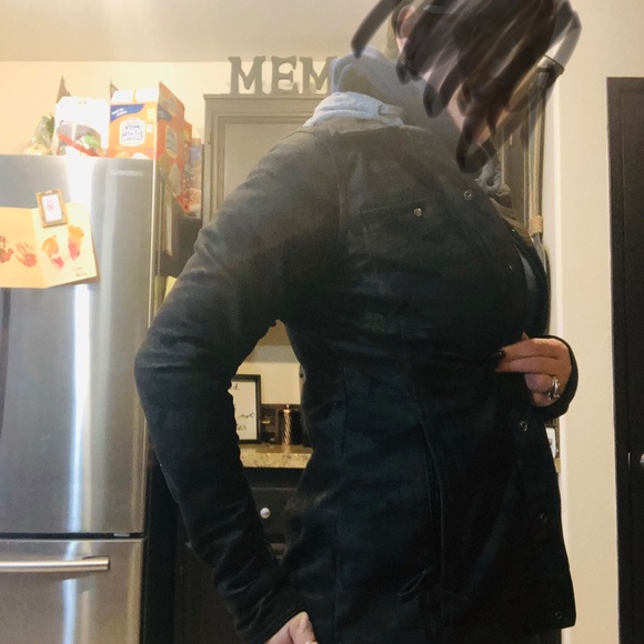 Volcom jacket ! - Picture 4 of 5